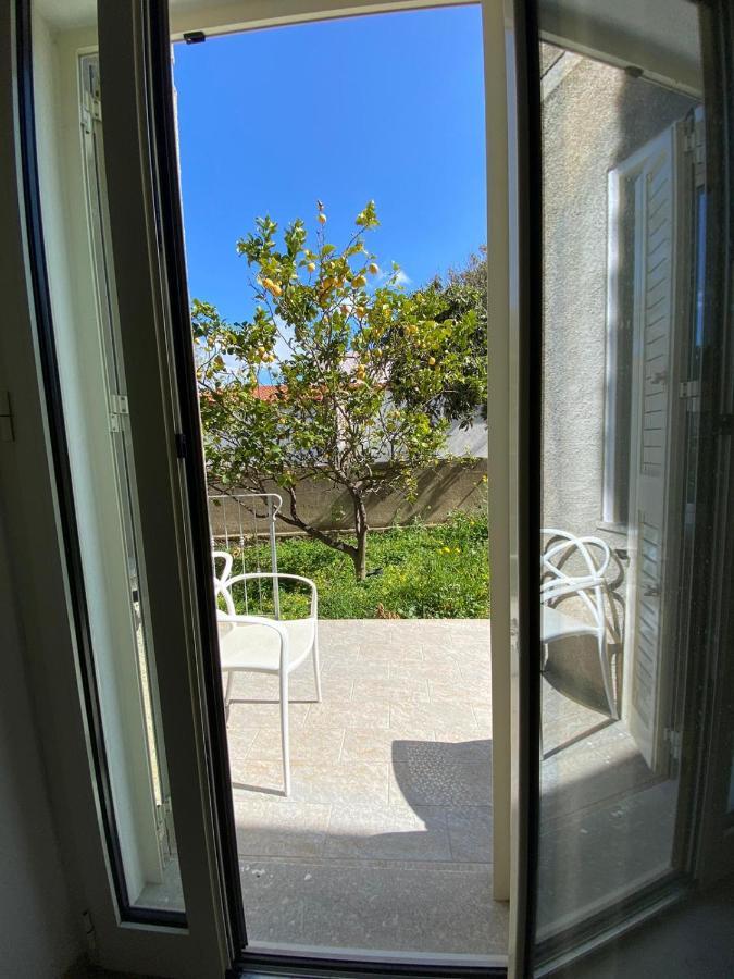 Bed And Breakfast Il Limone San Pasquale Bagian luar foto